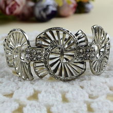 春夏銀光 歐美原單鑲鉆飾品，個性時尚新風潮